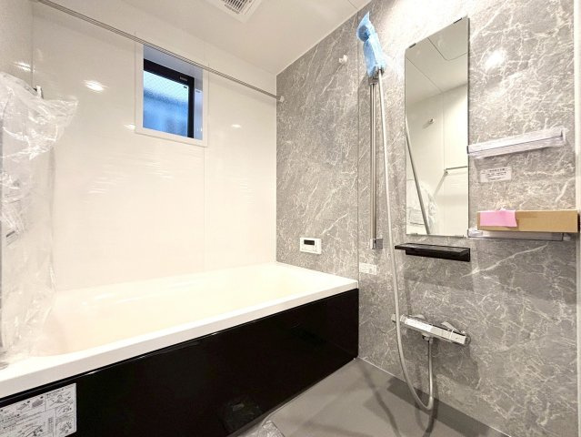 板橋区双葉町　新築戸建の浴室|浴室乾燥機付きのため、雨の日の洗濯物干しやカビの予防にも役立ちます。

ご内見希望・資料請求などお気軽にお問い合わせ下さい！
03-5990-5201