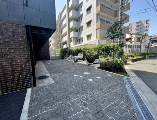 墨田区立花３丁目の賃貸マンションの駐車場