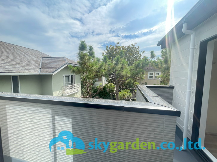 フジサワシクゲヌママツガオカキ　シンチクコダテ　ゼントウゴウトウのバルコニー