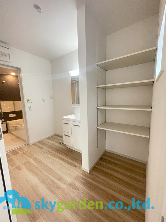 フジサワシクゲヌママツガオカキ　シンチクコダテ　ゼントウゴウトウの脱衣所