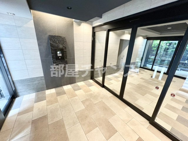 プレサンス上前津エレスタのエントランス