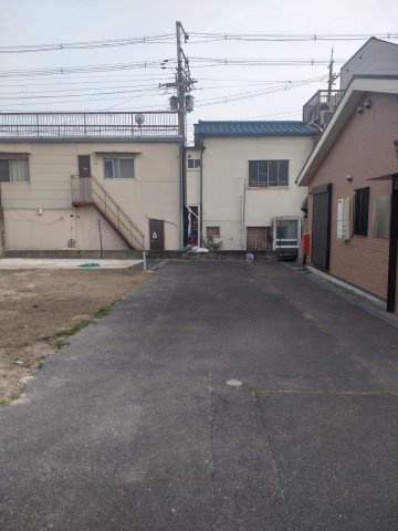 売土地　大東市北条1丁目（建築条件無し更地）の前面道路含む現地写真