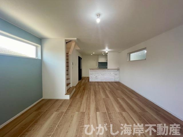 平塚市龍城ケ丘　新築戸建　全３棟のダイニング|18.2帖　床暖房付きLDK