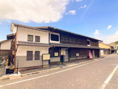 【周辺】 | 恵那市大井町土地 | ◆周辺には歴史的な【明治天皇大井行在所】が存在し、当時中山道大井宿の旅籠であった伊藤家は、明治13年の明治天皇巡行の際にご宿泊所となり、現在でも当時の座敷、風呂場、便所がそのままの姿で保存されています