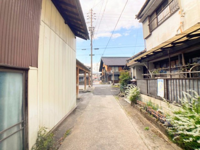 【前面道路含む現地写真】 | 恵那市大井町土地 | ◆風情のある前面道路、街道