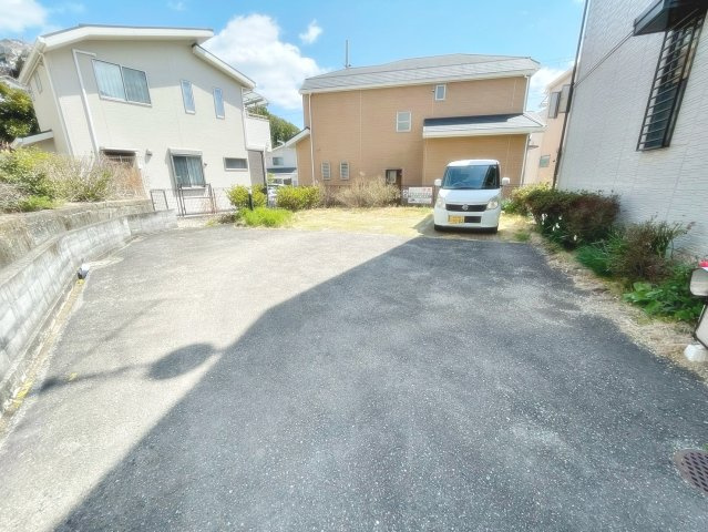 プリシエール山手壱番館の駐車場|駐車場があります