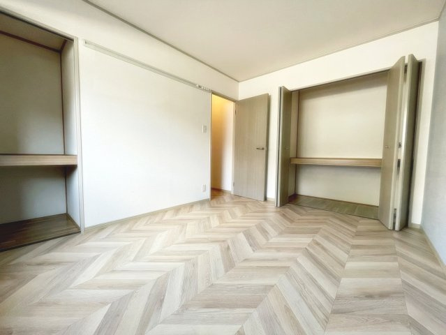 プリシエール山手壱番館の寝室|落ち着いて過ごせるお部屋なので、寝室にいかがでしょうか