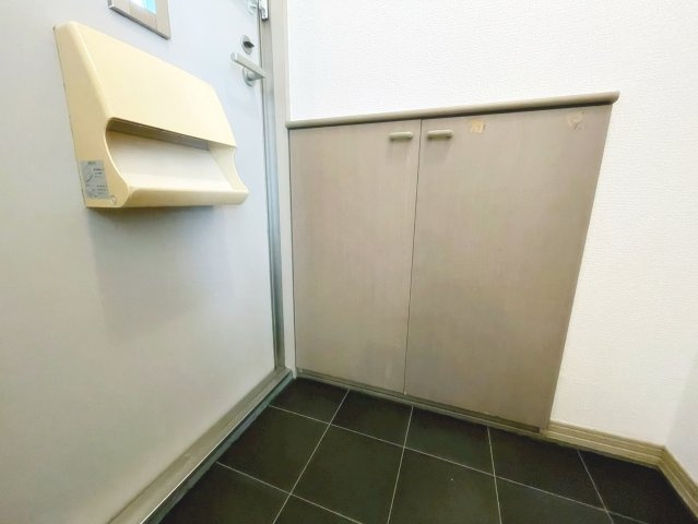 プリシエール山手壱番館の玄関|きれいな玄関です