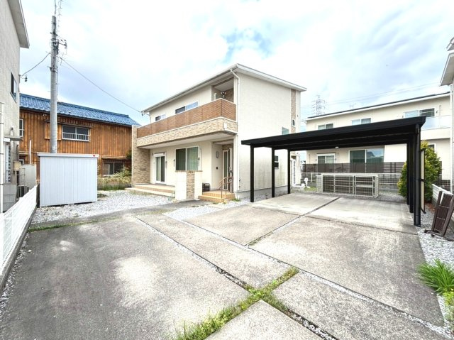 中古戸建　安八郡神戸町大字丈六道　平成27年築の駐車場|■駐車場　