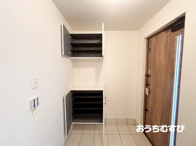 守山区小幡北(全6棟)の玄関
