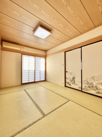 中央区中島4丁目の和室|6.3帖の和室。ゆとりある空間が広がっており、日本人としてとても落ち着く空間です。