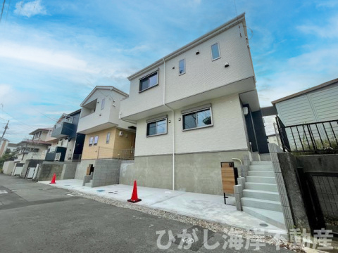 茅ヶ崎市小和田　新築戸建　全2棟の前面道路含む現地写真|現地外観
