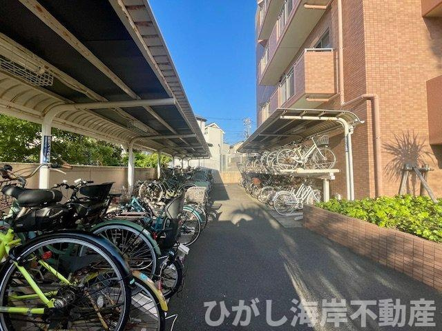 クレアコート湘南辻堂の駐車場|敷地内駐輪場