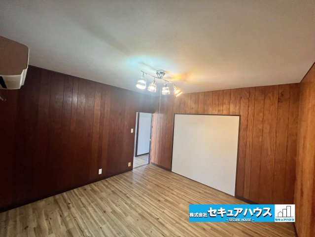 岐阜県大垣市内原一丁目の洋室|事前予約にて現地ご見学いただけます！お気軽にお問い合わせください♪
■株式会社　セキュアハウス　豊明支店■
住宅ローンに強く、知識、経験豊富なスタッフ在籍
お客様に寄り添い、ご成約後もサポート致します