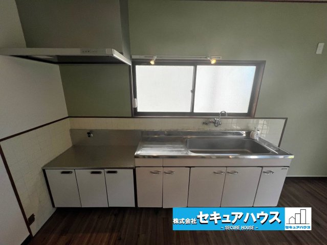 岐阜県大垣市内原一丁目のキッチン|事前予約にて現地ご見学いただけます！お気軽にお問い合わせください♪
■株式会社　セキュアハウス　豊明支店■
住宅ローンに強く、知識、経験豊富なスタッフ在籍
お客様に寄り添い、ご成約後もサポート致します