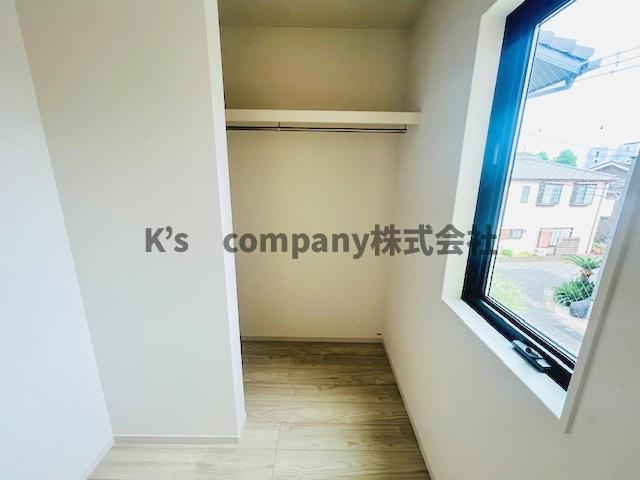 茅ヶ崎市菱沼１丁目　新築戸建の収納|オープン棚になっているウォークインクローゼット☆