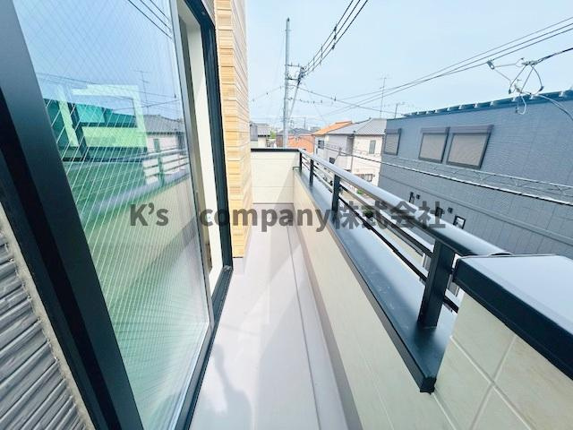 茅ヶ崎市菱沼１丁目　新築戸建のバルコニー|L字型の南向きバルコニー☆晴れた日に洗濯物が干せます♪
