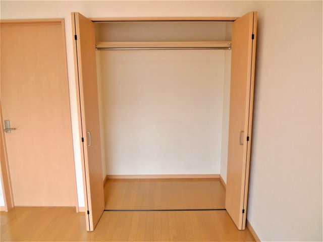 津田沼ハイツの収納|大きいクローゼットでたっぷり収納出来ますよ