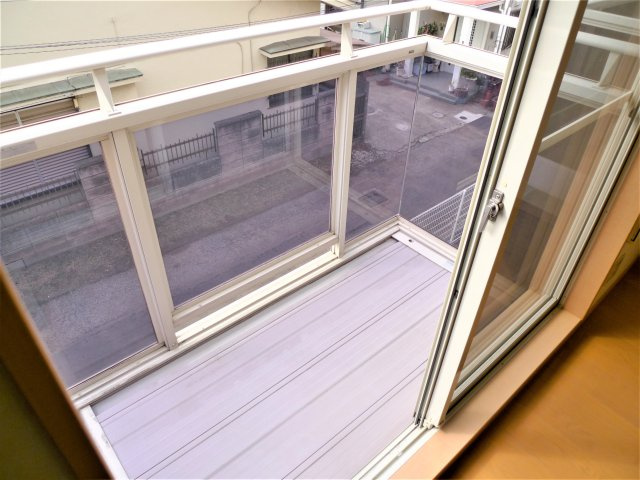 津田沼ハイツのバルコニー|日当たりの良いバルコニーは洗濯物も良く乾きますね