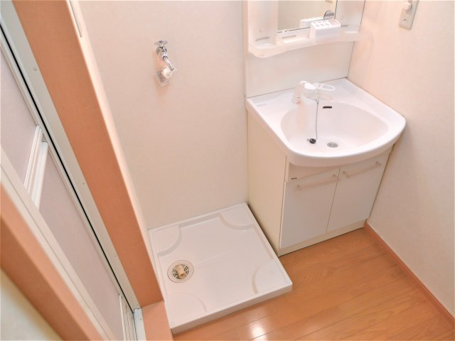 津田沼ハイツの独立洗面台|うれしいですねシャンプードレッサーです