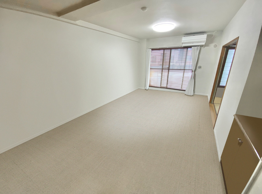 アーバンヒルズ浜松中野町の居間・リビング|リビングの家具を消してみました。