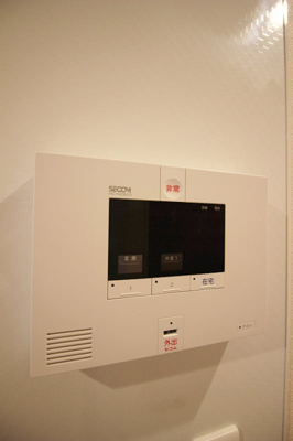 【セキュリティ】 | ファミール(Ｄ-ｒｏｏｍ) | 同マンション別号室