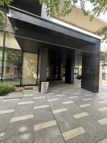 プラウドタワー東池袋のエントランス