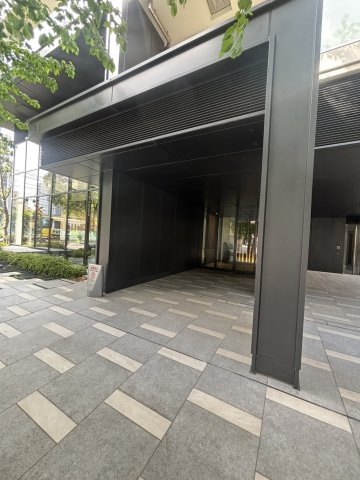 プラウドタワー東池袋のエントランス