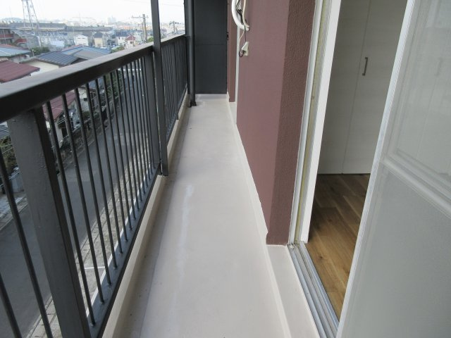 高津橋農住団地A棟のバルコニー