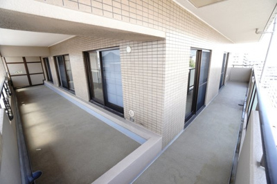 【バルコニー】 | 【上質リフォーム】ファミール江波公園ツインズ弐番館 | 現地（2025年4月21日9：00頃）撮影