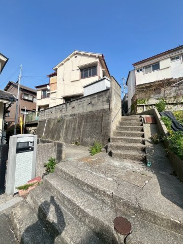 泉が丘3丁目貸家の外観