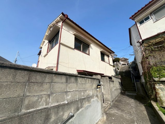 泉が丘3丁目貸家の外観