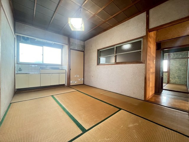 泉が丘3丁目貸家の寝室