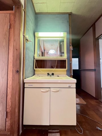 泉が丘3丁目貸家の洗面所