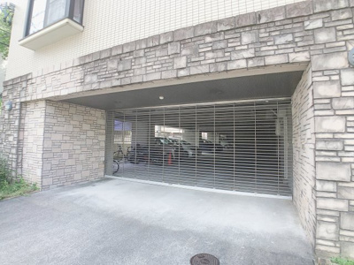 【駐車場】 | グリーンパーク新瑞【名古屋市賃貸・シャッター付駐車場】