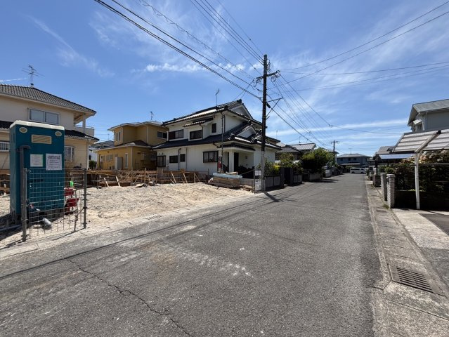 【前面道路含む現地写真】