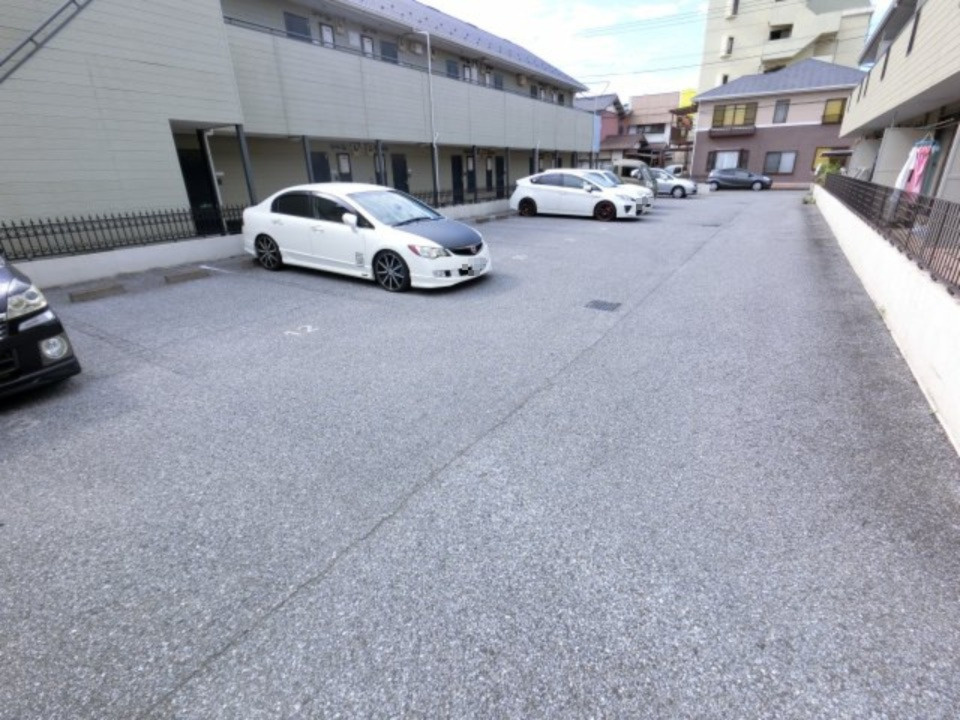 【駐車場】