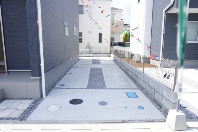 草加市青柳3丁目 新築分譲住宅 全6棟 の駐車場