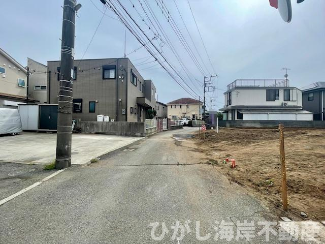 茅ヶ崎市松が丘　売地　全2区画の前面道路含む現地写真|前面道路