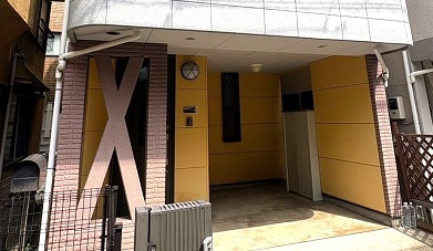 世田谷区上馬２丁目戸建の駐車場|ハイルーフも駐車可能な車庫（サイズによります）
