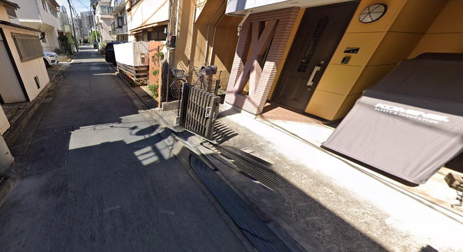 世田谷区上馬２丁目戸建の前面道路含む現地写真