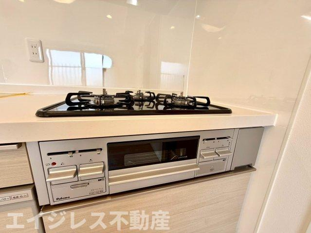 夕陽ヶ丘ニュースカイマンションのキッチン|新品の3口ガスコンロ♪