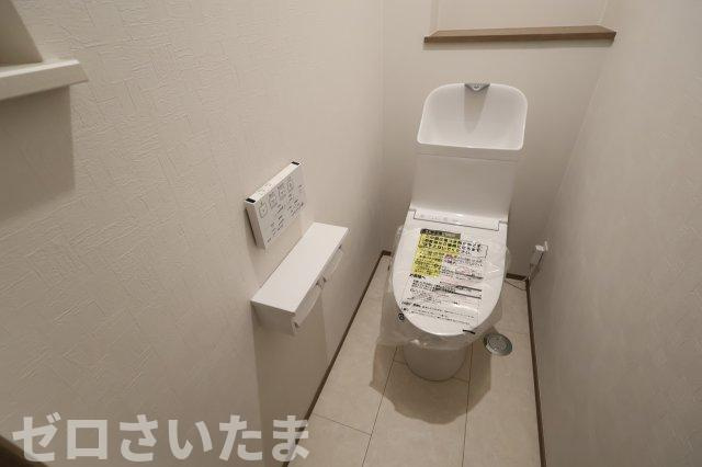 《仲介手数料無料》南区大字太田窪2405新築一戸建てのトイレ