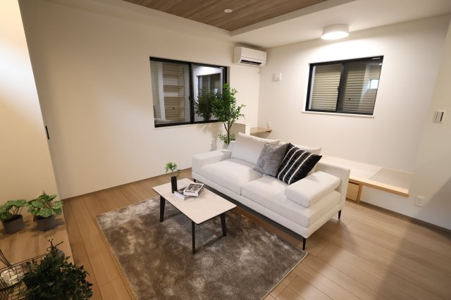 《仲介手数料無料》南区大字太田窪2405新築一戸建て