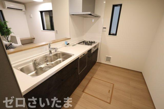 《仲介手数料無料》南区大字太田窪2405新築一戸建てのキッチン