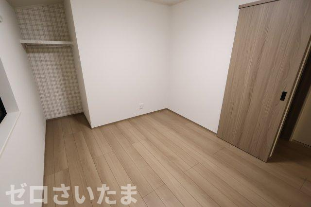 《仲介手数料無料》南区大字太田窪2405新築一戸建ての洋室