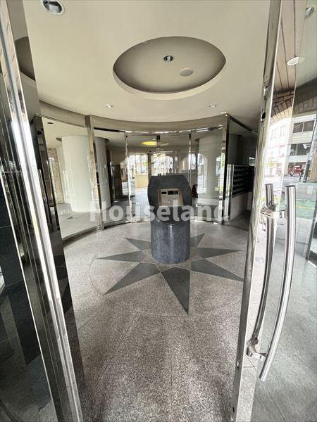 ユニ・アルス吹上プレジオのエントランス