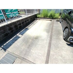 ミモザ館の駐車場