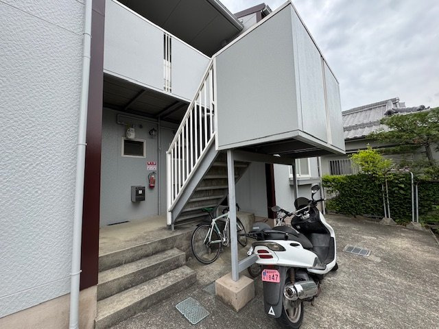 メゾンドール青葉のエントランス