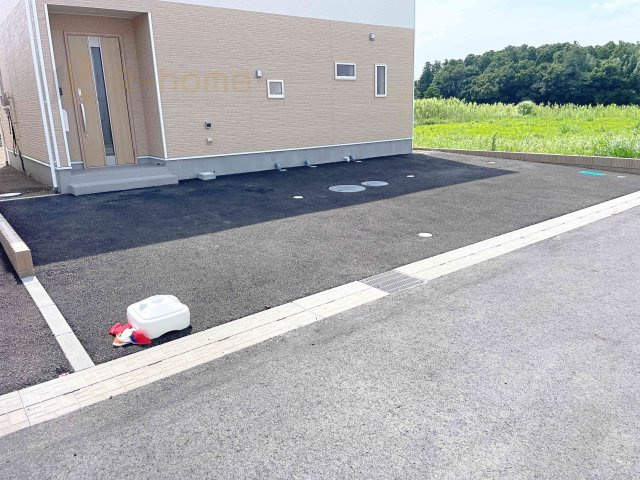 ひたちなか市田彦第5　新築戸建て　1号棟の駐車場|カースペースは2台お停めいただけます♪